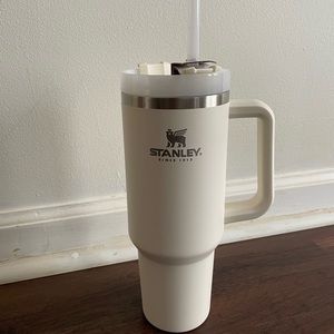 BRAND NEW STANLEY 40 oz. TUMBLER